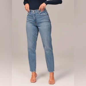 Abercrombie & Fitch Curve Love The High Rise Mom Jean in Medium - Size 30